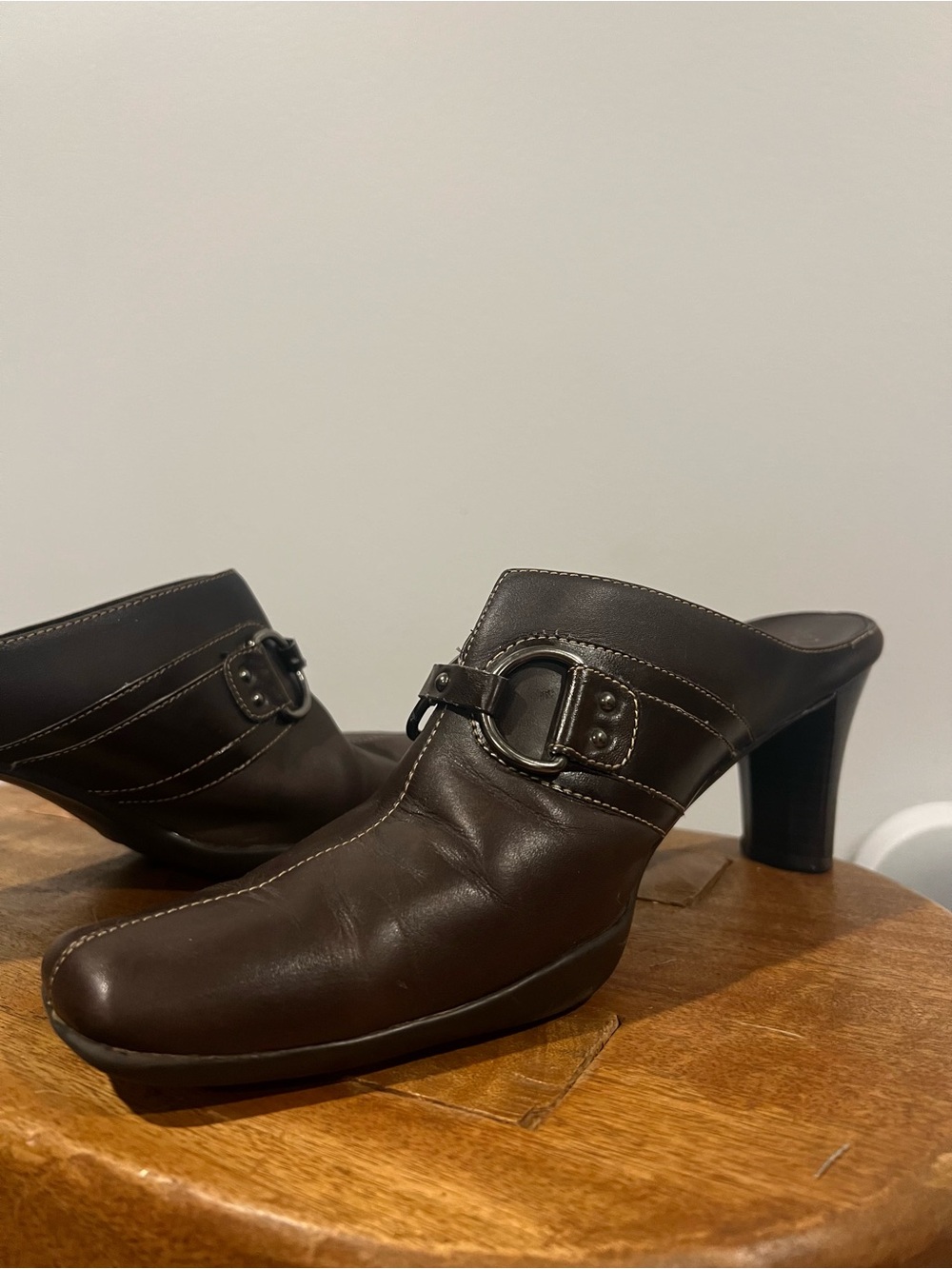 Vintage Y2K Aerosoles Chocolate Brown Leather Heeled Mule with Horsebit Buckle
